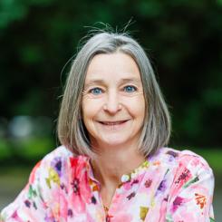Ulrike Armbruster Elatifi